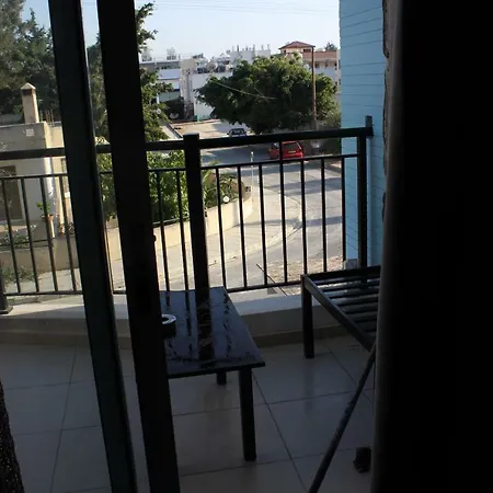 Plutos Mezonet Paphos